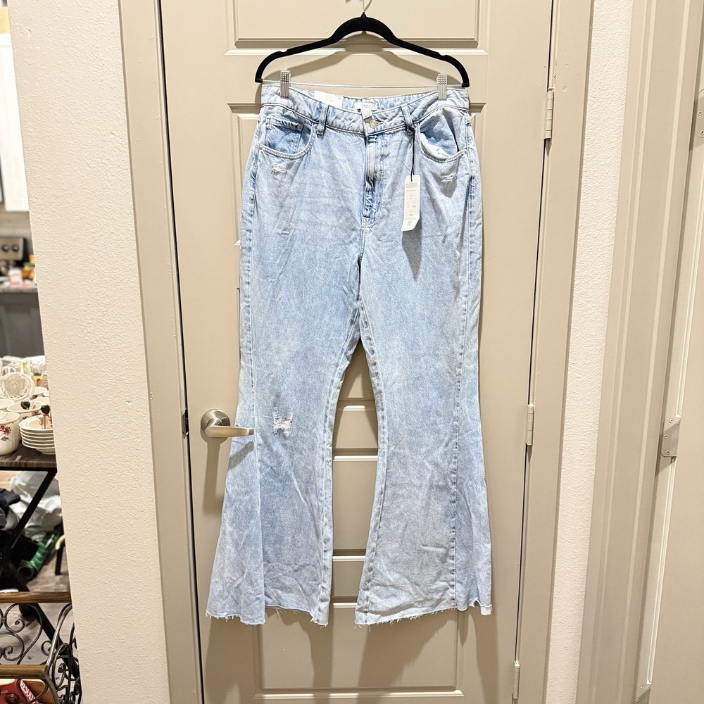 Forever 21 Premium Flare Jeans Size 31 Light Wash Distressed Raw Hem NWT